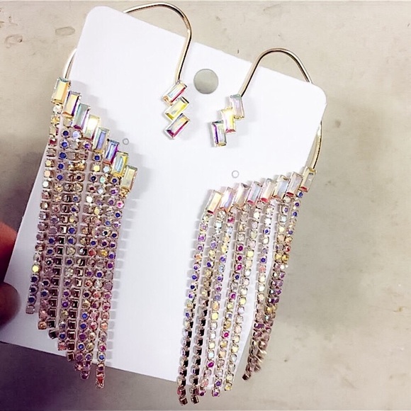 ⚜️[𝟯/$𝟯𝟴]⚜️Holo Long Silver Rhinestone Crawler Earrings NEW - Picture 5 of 8